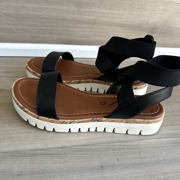 Unisa Women's Sz 6.5 Platform Sandals Black Ankle Strap Unbrizza Gladiator Shoe - Picture 3 of 9